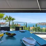 Medusa Villa *